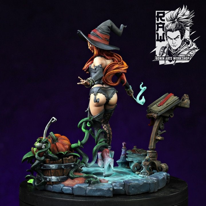 Hazel the Pumpkin Witch Statue Model Kit by Ronin Arts Workshop Miniatures