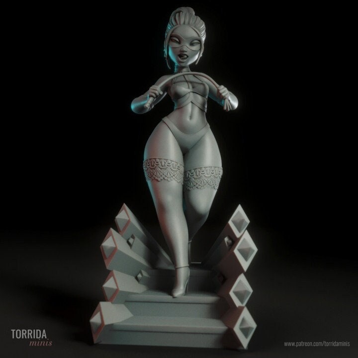 Auntie Dominatrix Statue Model Kit by Torrida Minis Miniatures