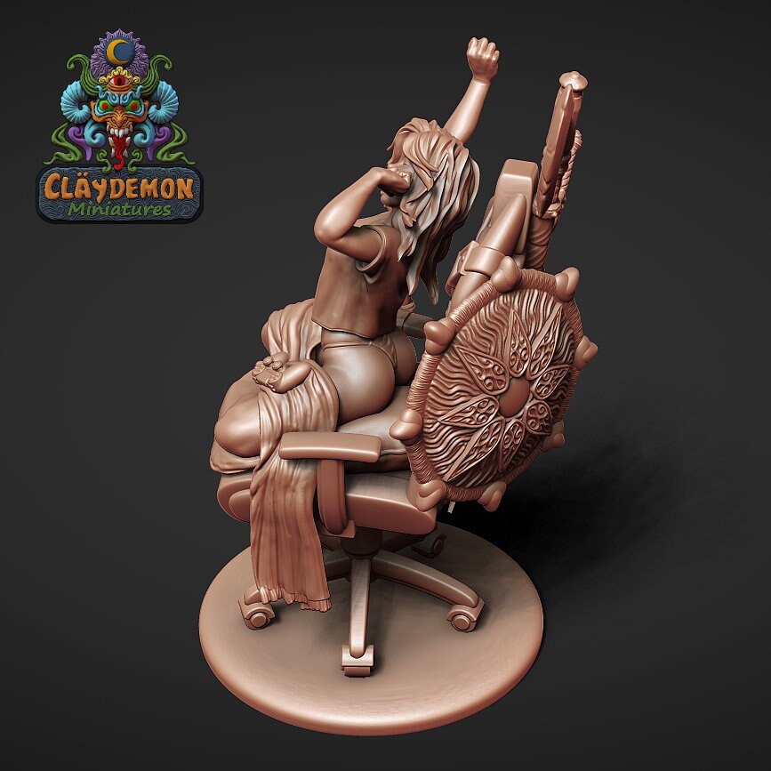 Game Night Statue Model Kit by Claydemon miniatures