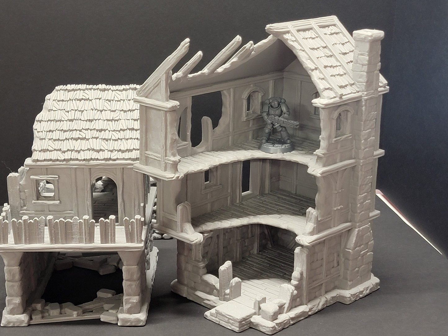 Damned City Ruined Coach House by Dadi Dungeon & Dintorni Terrain